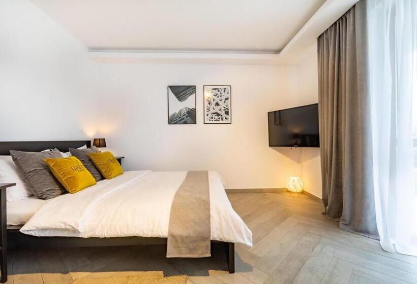 标准工作室带阳台, Urbio Private Suites