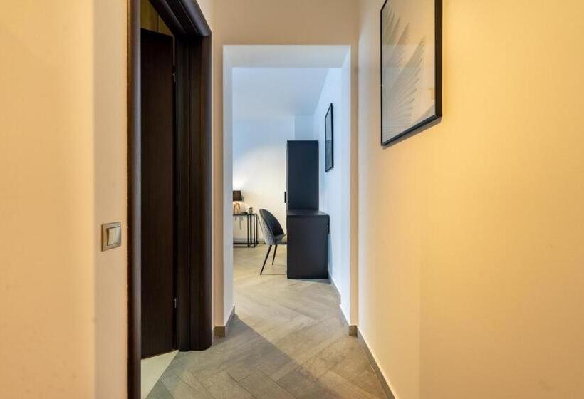 标准间带阳台, Urbio Private Suites