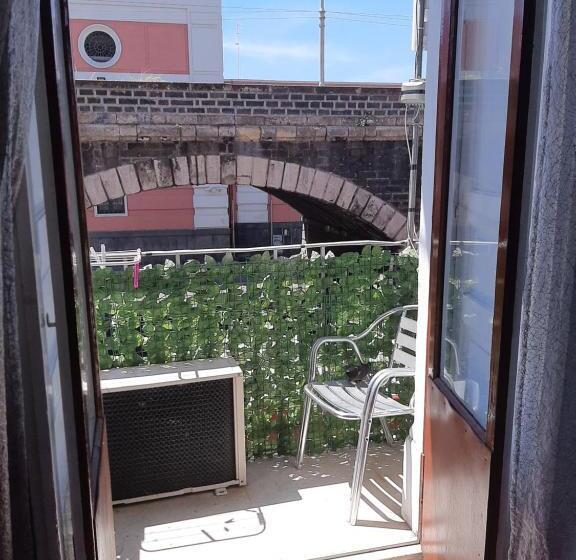 اتاق اکونومی, B&b Sotto Gli Archi