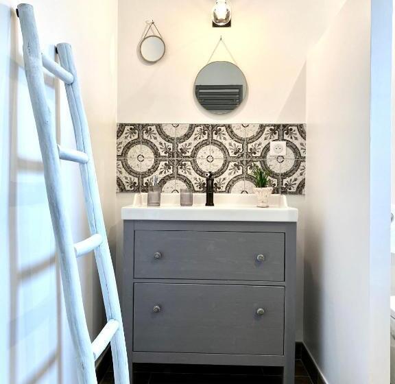 スタンダードルーム, La Gouronerie