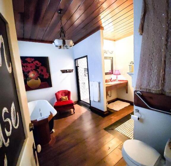 带大床的复式套间, The Gallery House Boutique