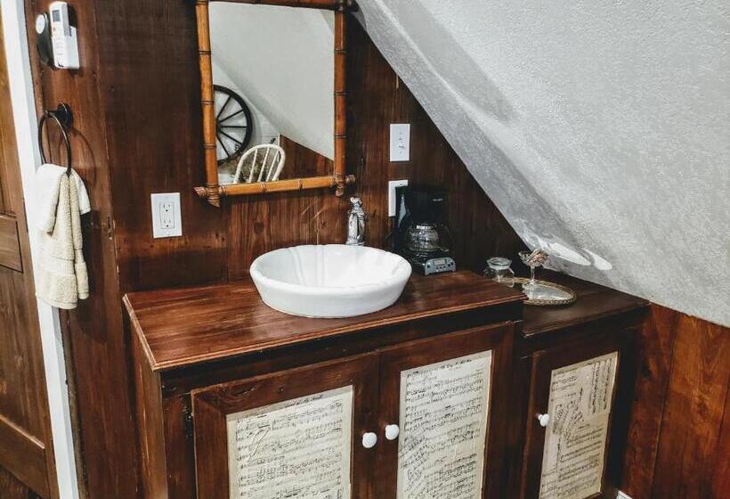 标准工作室, The Gallery House Boutique