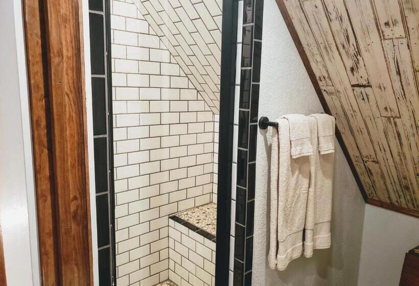 标准工作室, The Gallery House Boutique