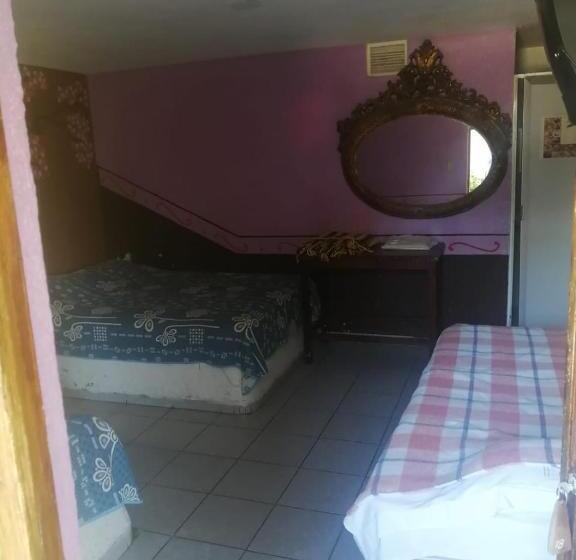 Standard Kolmen Hengen Huone, H Mexicana De Mármol