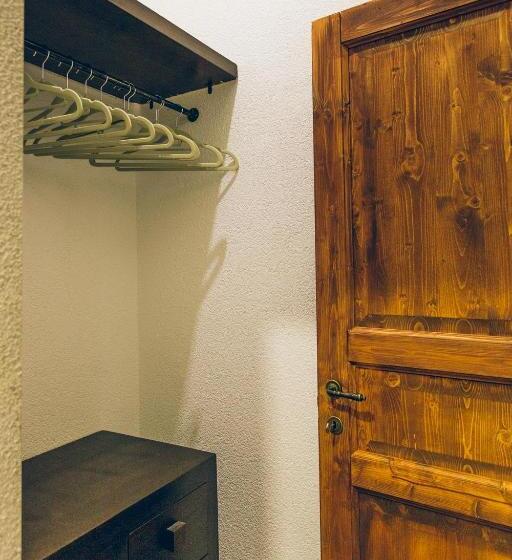 اتاق استاندارد, Aquila D Oro Trieste