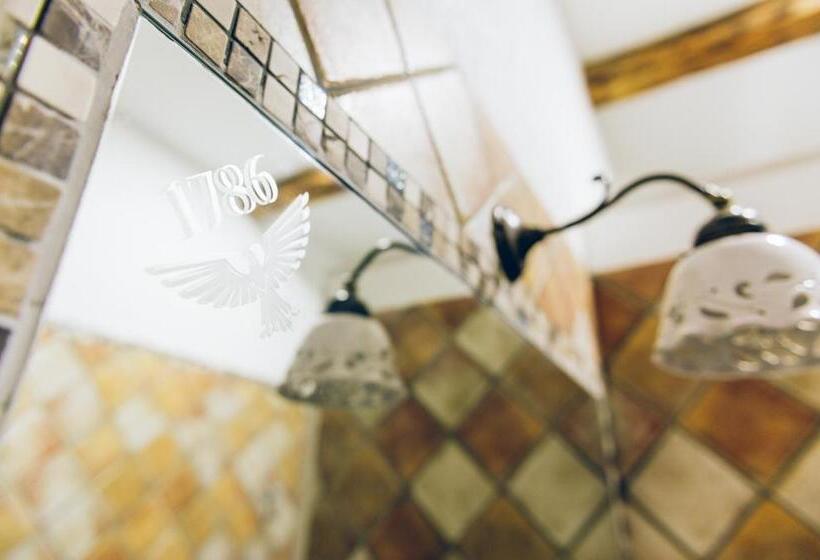 اتاق استاندارد, Aquila D Oro Trieste