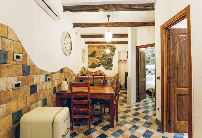 اتاق لوکس, Aquila D Oro Trieste