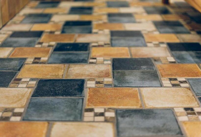 اتاق استاندارد, Aquila D Oro Trieste