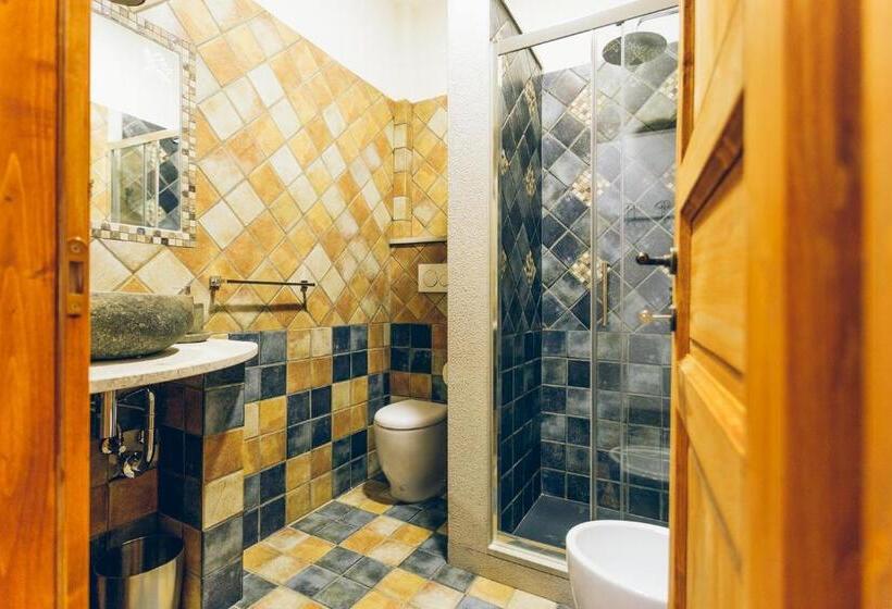 اتاق استاندارد, Aquila D Oro Trieste