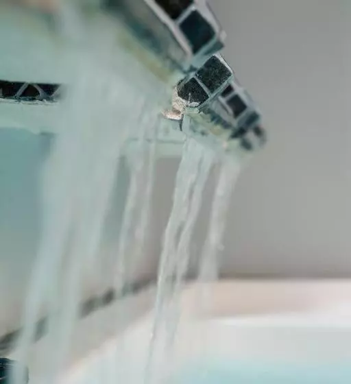 سوئیت با وان آب گرم, Anagenessis Resort