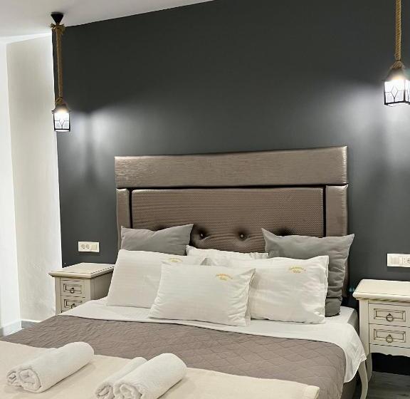 ハイドロマッサージバス付きスイート, Anagenessis Resort