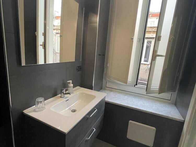 اتاق استاندارد, B&b Sweet Sleep