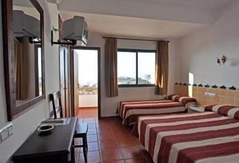 اتاق استاندارد با تراس و چشم‌انداز دریا, Hostal El Dorado