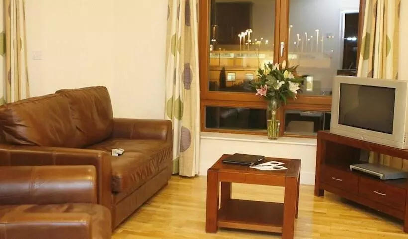 ２ベッドルームデラックスアパートメント, Annebrook House