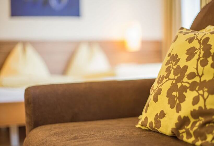 高级大房间, Bacher Asitzstubn