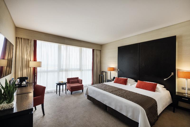 اتاق اجرایی با چشمانداز دریا, Baia