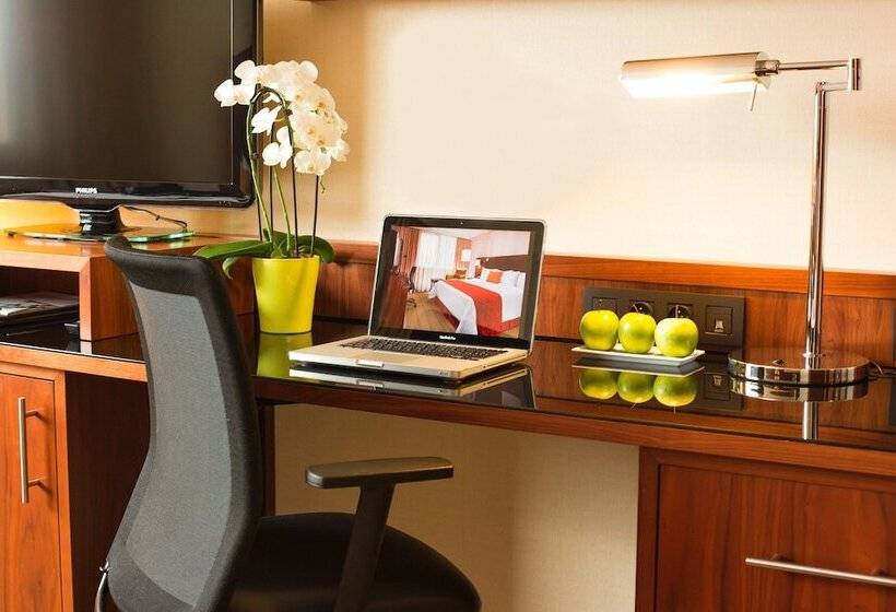 غرفة سوبيريور مزوَّدة بتراس, Courtyard By Marriott Paris Arcueil