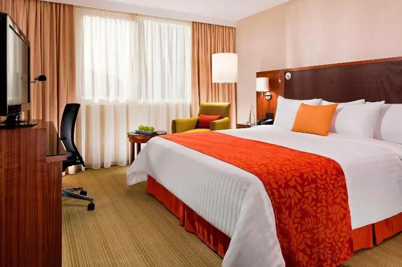 キングサイズベッドのスーペリアルーム, Courtyard By Marriott Paris Arcueil