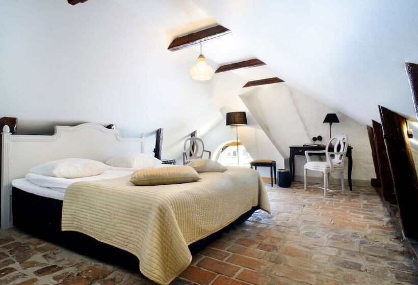 غرفة قياسية, Hellstens Malmgård