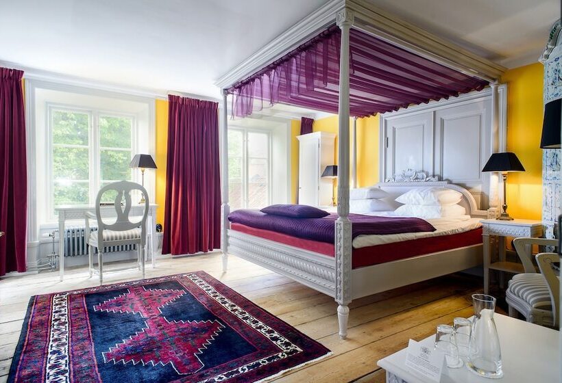 חדר סופריור, Hellstens Malmgård