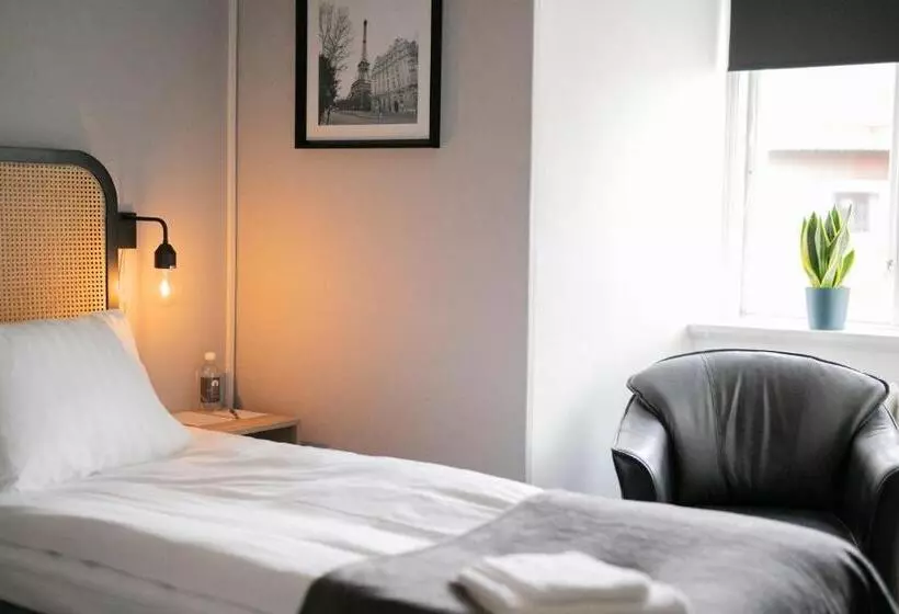 Standard Yhden Hengen Huone, L & Bistro Rödesund