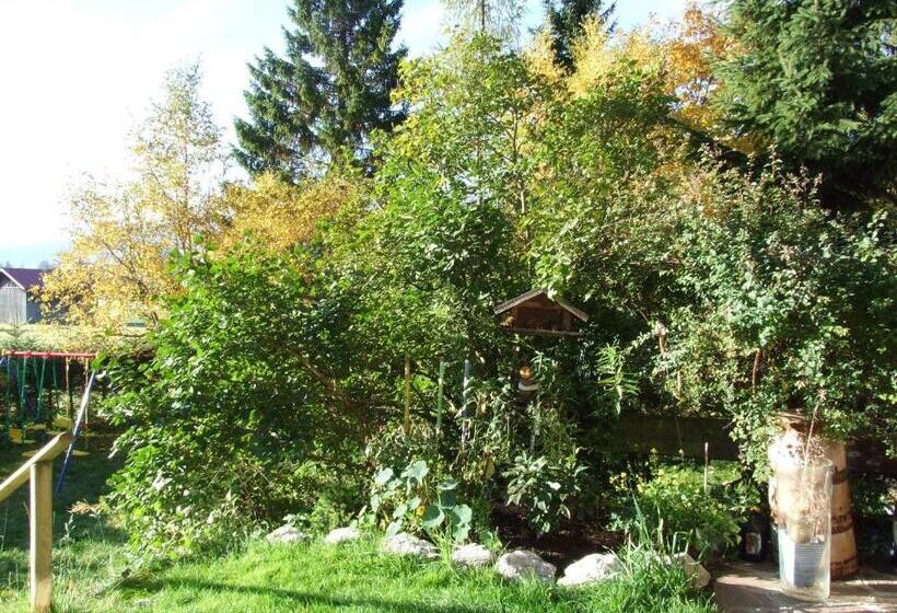 标准三人间, Menthof