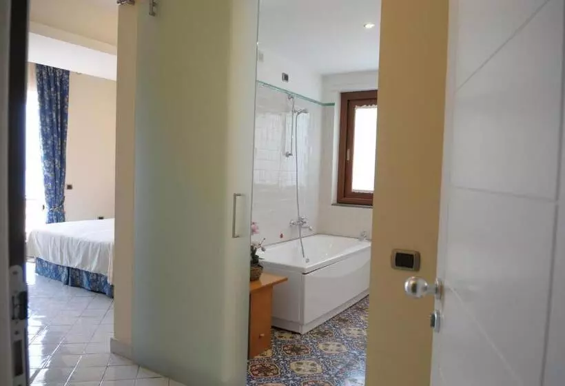 اتاق سوپریور با چشم‌انداز دریا, Villa Poseidon & Events