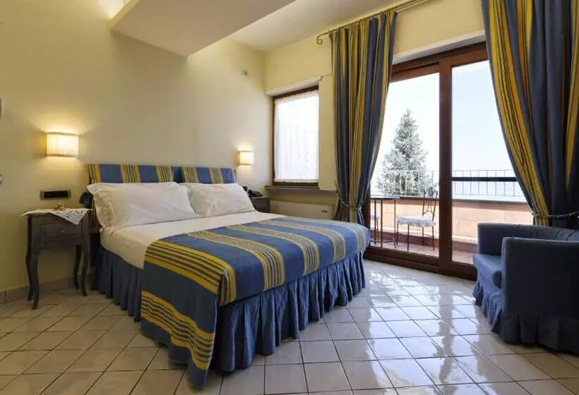 اتاق استاندارد با بالکن و چشم‌انداز دریا, Villa Poseidon & Events
