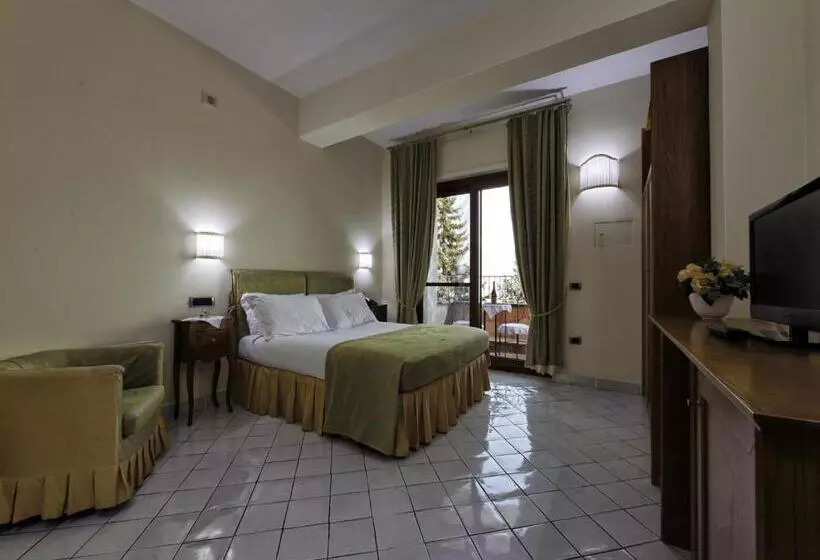 اتاق استاندارد با بالکن و چشم‌انداز دریا, Villa Poseidon & Events