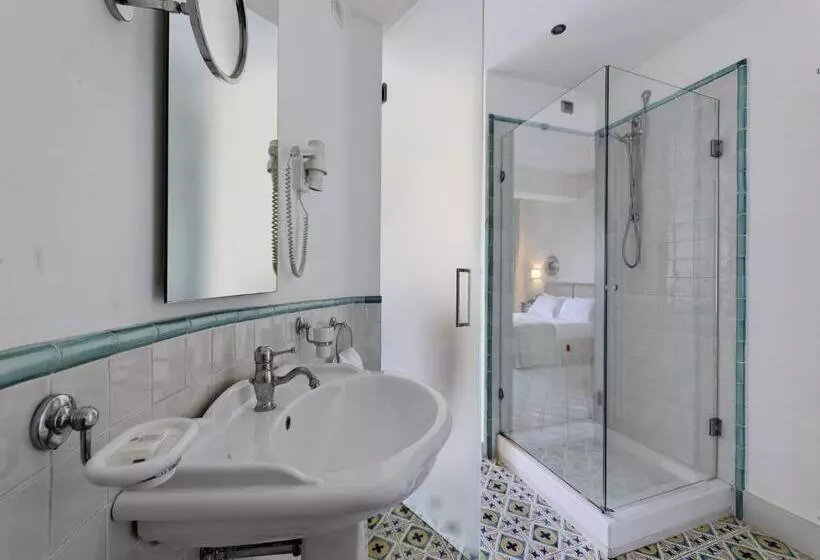 اتاق استاندارد با بالکن و چشم‌انداز دریا, Villa Poseidon & Events