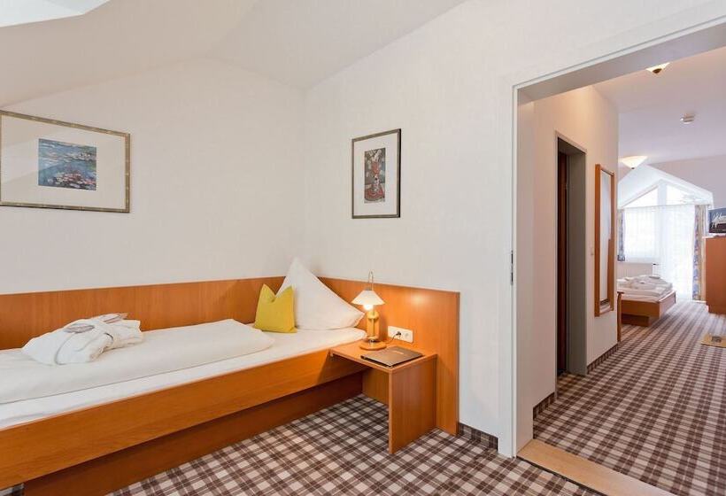 غرفة سوبيريور ثلاثية, Zum Mohren