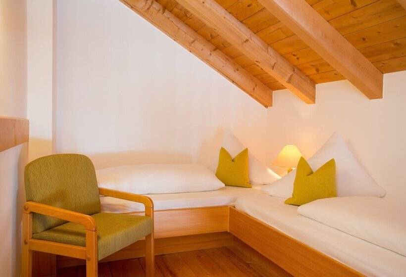 חדר סופריור לארבעה, Zum Mohren