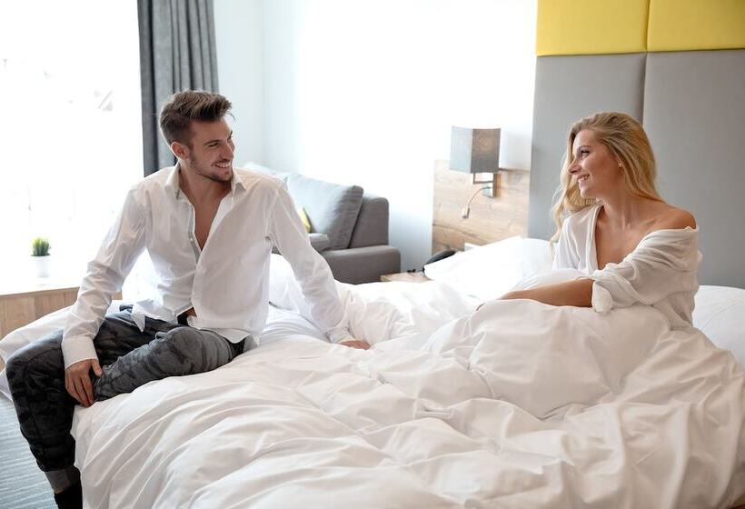 جناح جونيور مزوَّد بشرفة, Zum Mohren