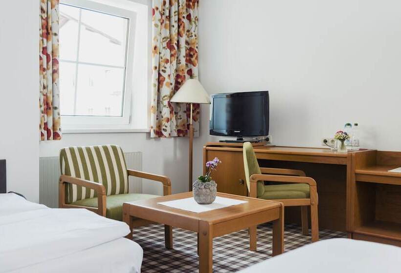 غرفة عائلية, Zum Mohren