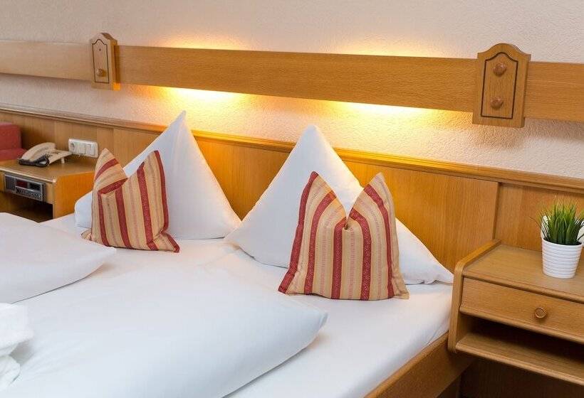 غرفة عائلية, Zum Mohren