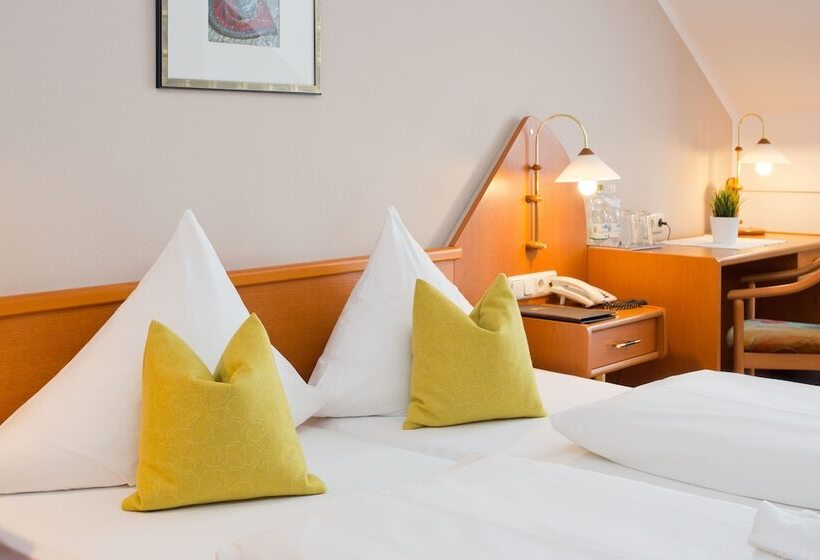 غرفة قياسية مزوَّدة بشُرفة, Zum Mohren