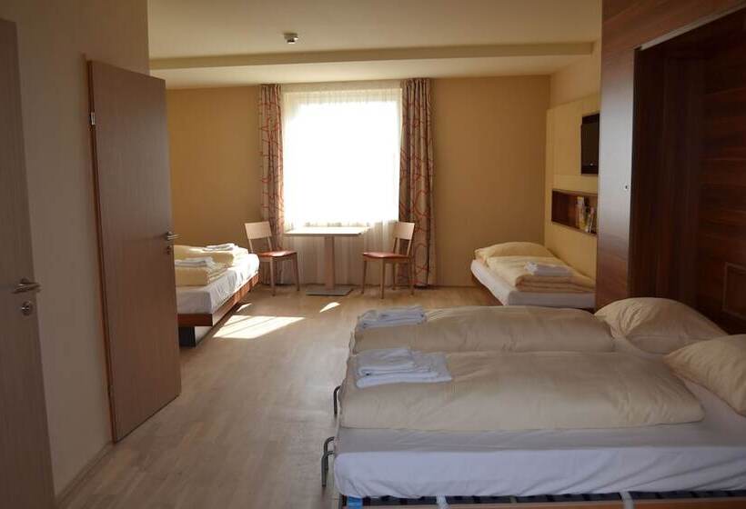 اتاق استاندارد چهار تخته, Jufa Hotel Wien City