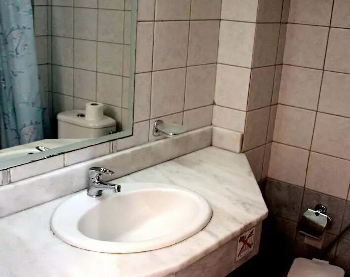 Standard-studio, Lindos Nest