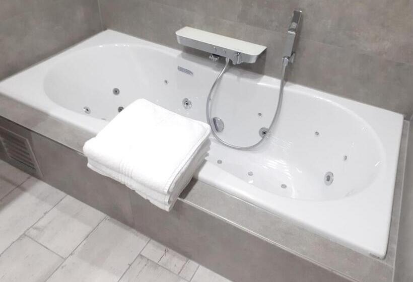 キングサイズベッドのスタンダードルーム, Villa Blue Garden B&b Vlaamse Ardennen Nabij Pairi Daiza