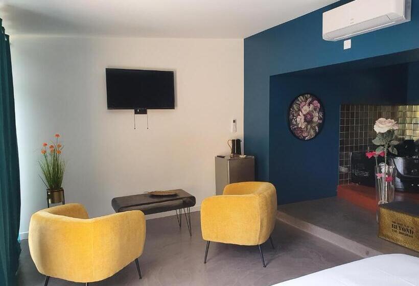 Стандартный Номер Кровать Кинг, Au Secret Des Brégines