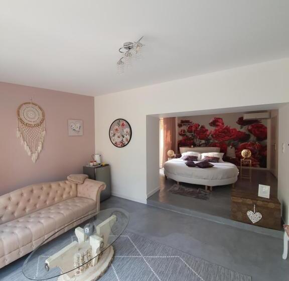 Люкс Кровать Кинг, Au Secret Des Brégines