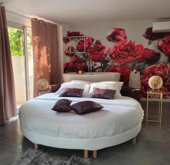 Люкс Кровать Кинг, Au Secret Des Brégines