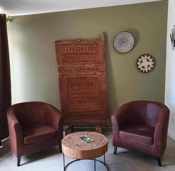 Стандартный Номер Кровать Кинг, Au Secret Des Brégines