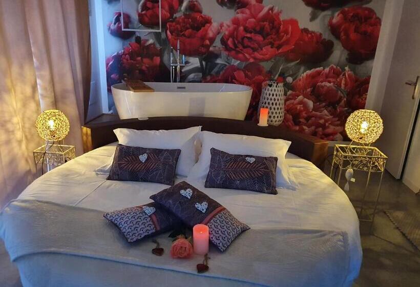 Люкс Кровать Кинг, Au Secret Des Brégines