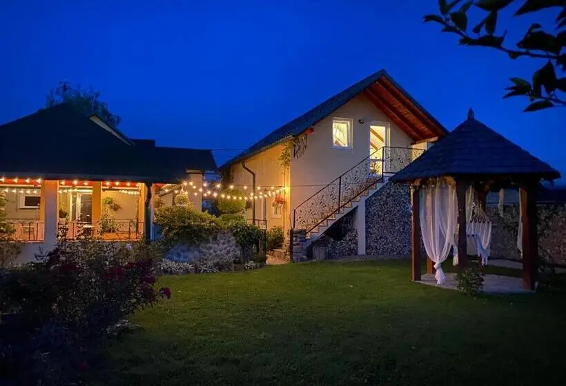 庭の見える１ベッドルームアパートメント, Casa Moldovan