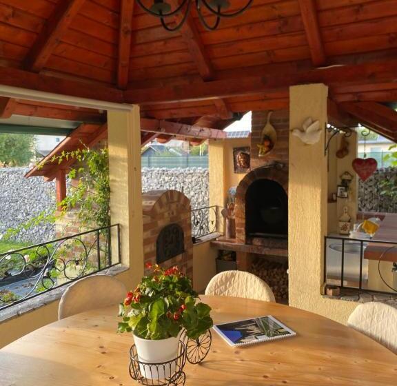 شقة غرفة واحدة مطلة على الحديقة, Casa Moldovan