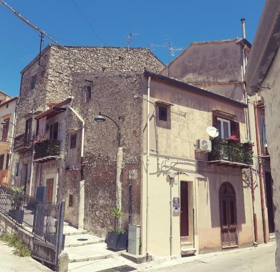 带大床的豪华间, Guest House Piana Degli Albanesi