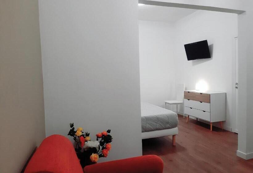 اتاق لوکس با تخت بزرگ, Guest House Piana Degli Albanesi