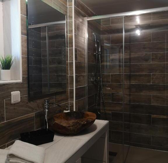 Номер Стандарт Вид на Сад, L Imprévu