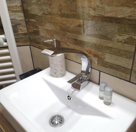 Номер Deluxe Кровать Кинг, L Imprévu